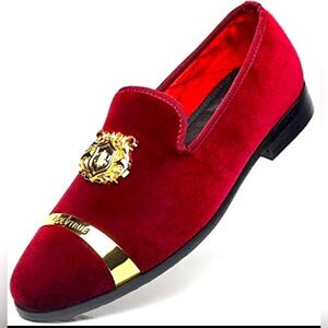 - FOEVTRUE SIZE 13.5  New in box classy .  For the fashion upscale gentlem…